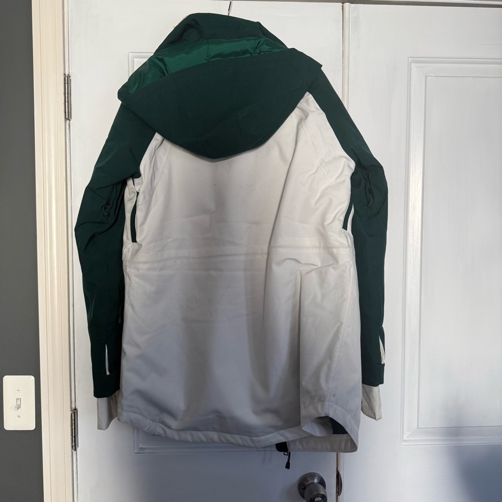 Burton Women's Prowess Snowboard Jacket - Picture 9 of 10